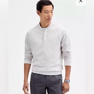 NWT Alfani Men's Off White Henley Sweatshirt with Snap Closure in size Small